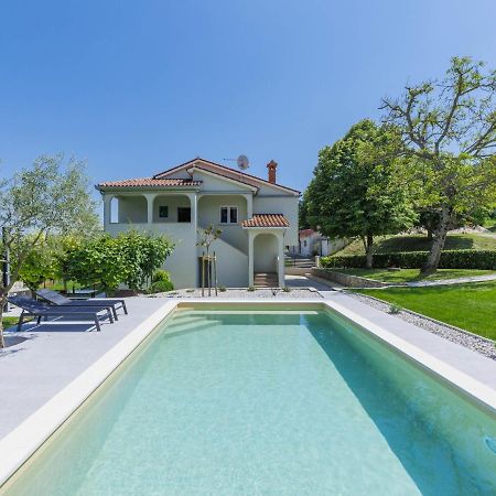 Holiday Home Carlo - Ipc102 By Interhome Pićan Екстериор снимка
